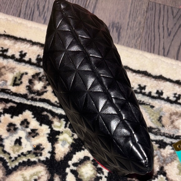 Shiseido Black Quilted Women's makeup Clutch - Picture 10 of 12